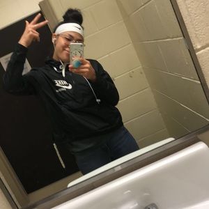 Meet your Posher, Mia